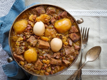 Northern Living, Cholent Recipe – Jewish inspired slow cooker Beef casserole.