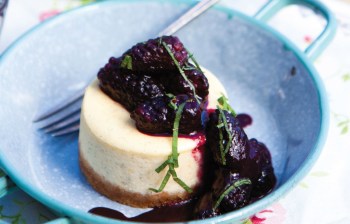 Vanilla cheesecake with blackberry and mint compote